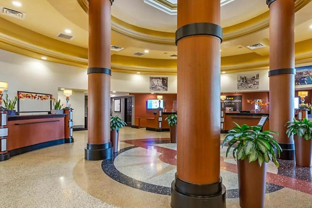 2Bd Resort Condo With Amenities And Next To Shopping Right Off The Las Vegas Strip 0*,