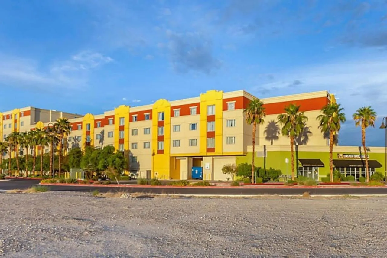 2Bd Resort Condo With Amenities And Next To Shopping Right Off The Las Vegas Strip 0*,  États-Unis