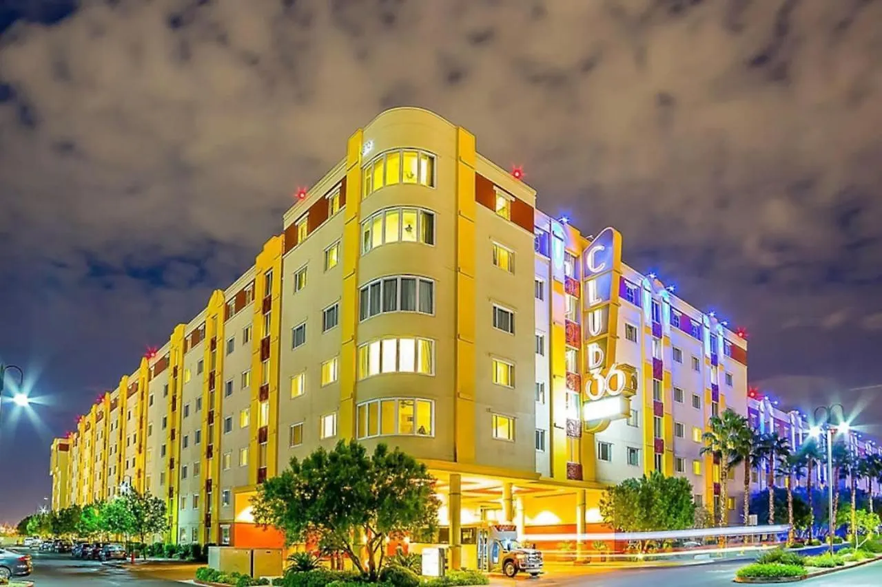 2Bd Resort Condo With Amenities And Next To Shopping Right Off The Las Vegas Strip 0*,
